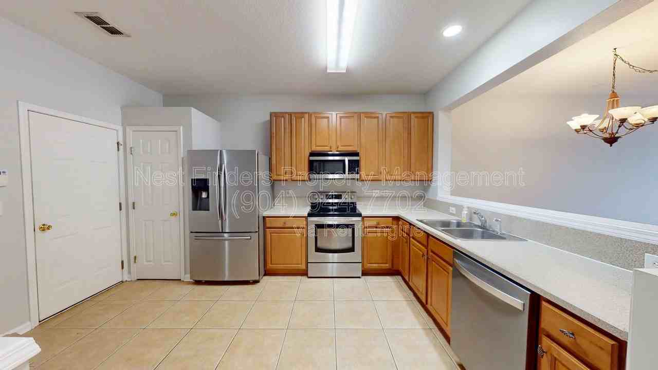 7518 Scarlet Ibis Ln - Photo 3 of 21