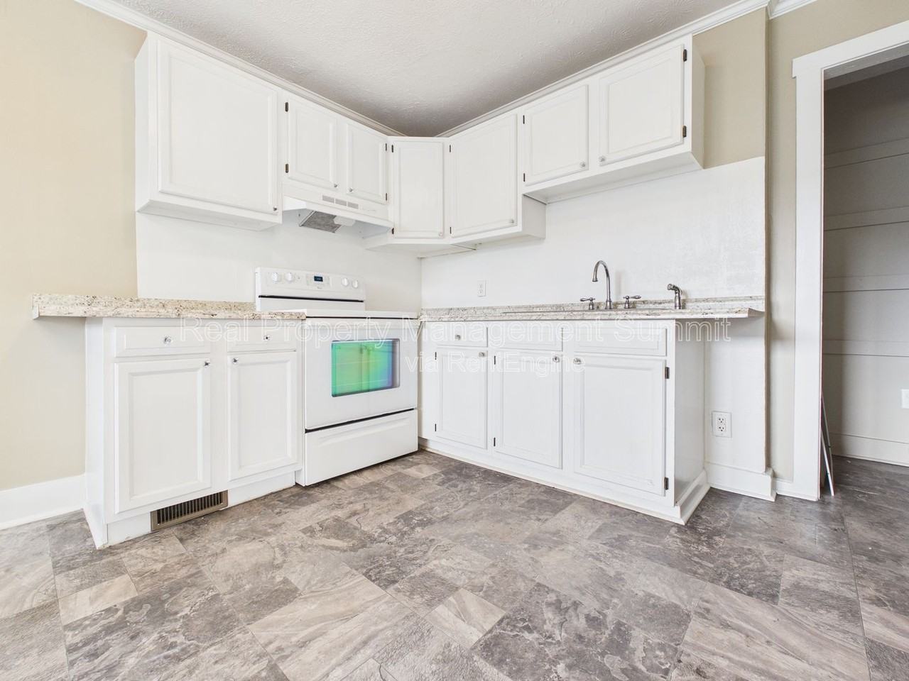2501 N Augusta St #2 - Photo 4 of 14