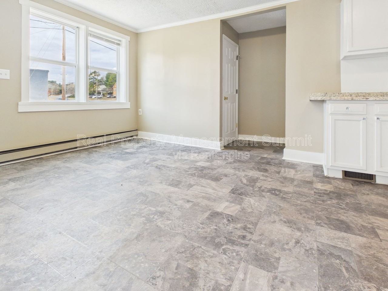 2501 N Augusta St #2 - Photo 5 of 14