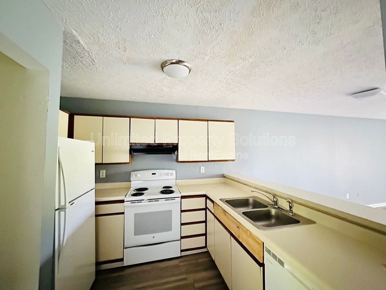 205 Sunn Aire Ct #B - Photo 2 of 14