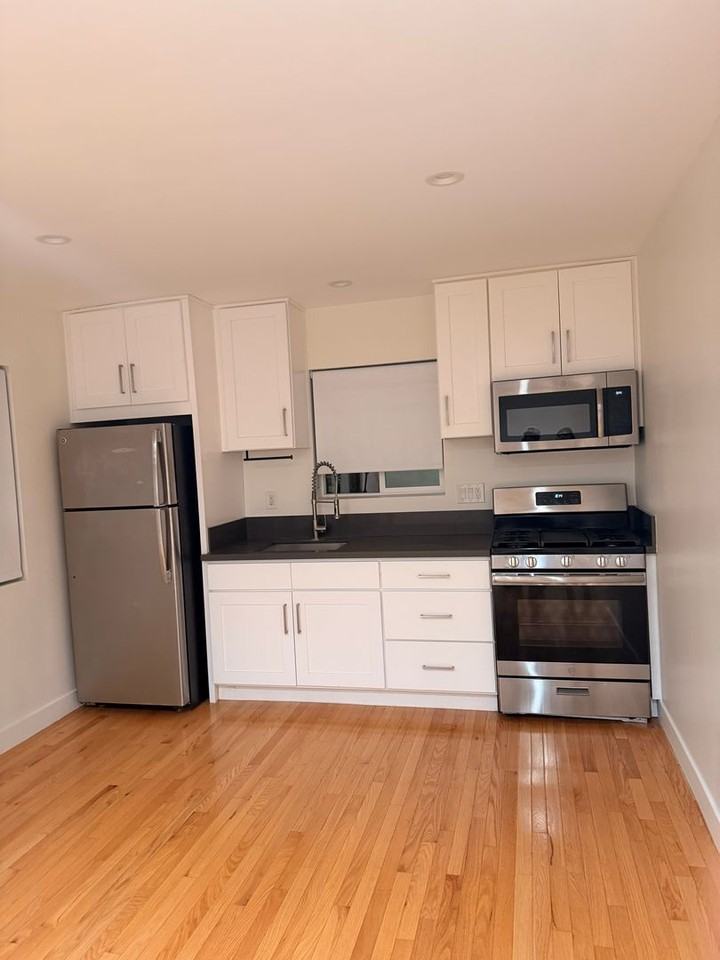 1223 N Ross St #7 - Photo 2 of 11