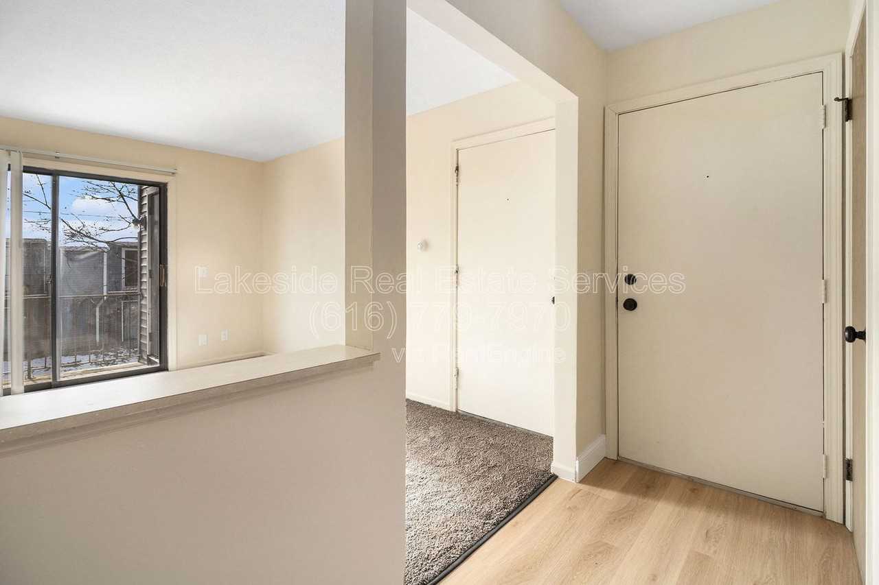 1015 36th St Sw #1 - Photo 2 of 29