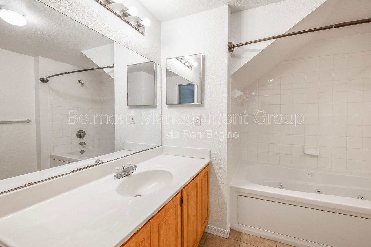 4021 Venetian Bay Dr #102 - Photo 6 of 17