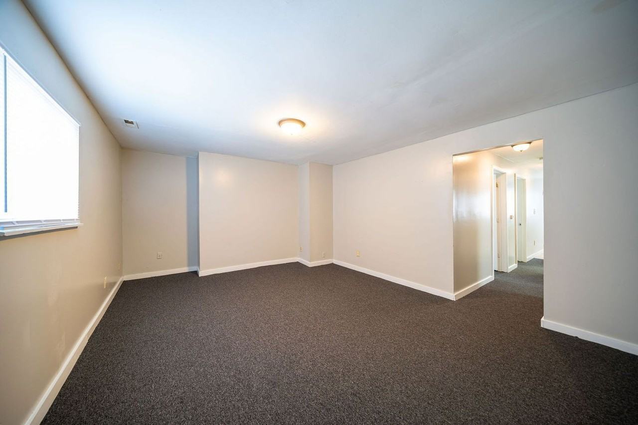 1298 N 5th St - Photo 4 of 11