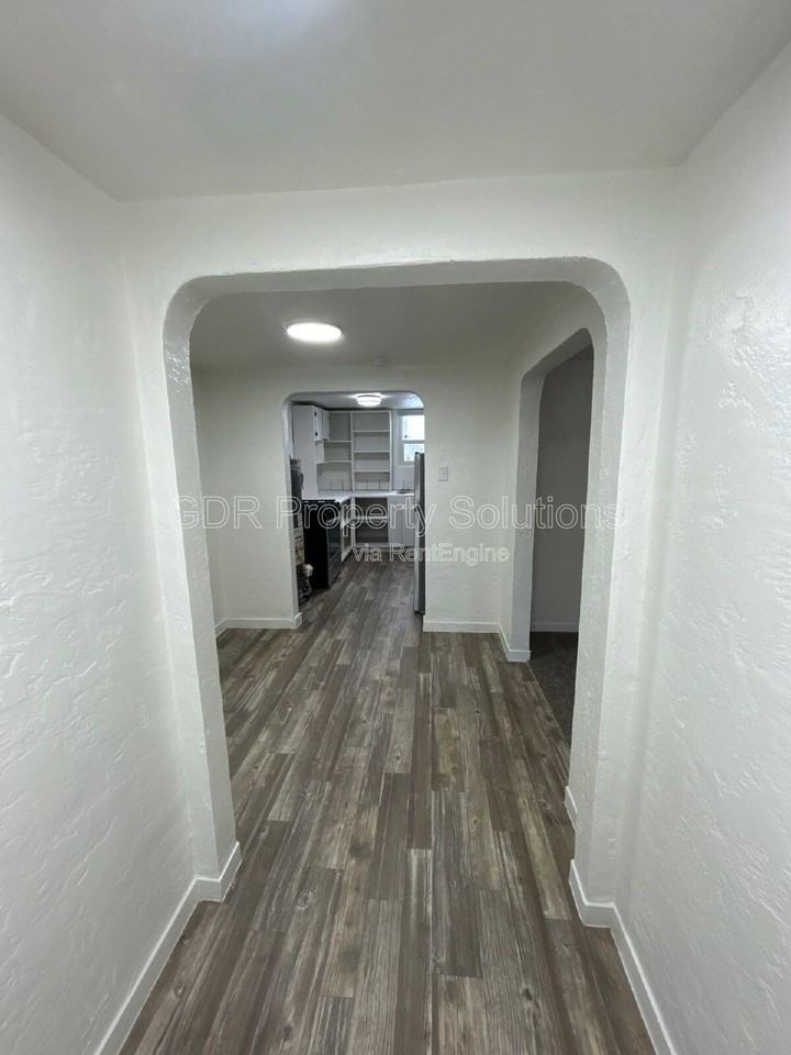 3219 Burton Ave Se #1-2 - Photo 4 of 21