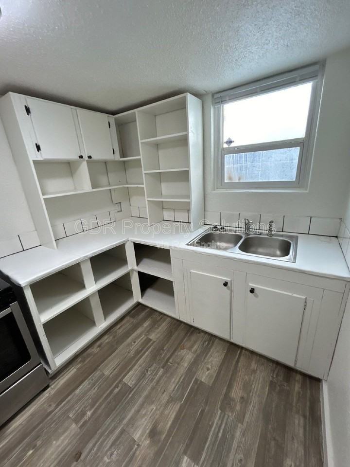 3219 Burton Ave Se #1-2 - Photo 7 of 21