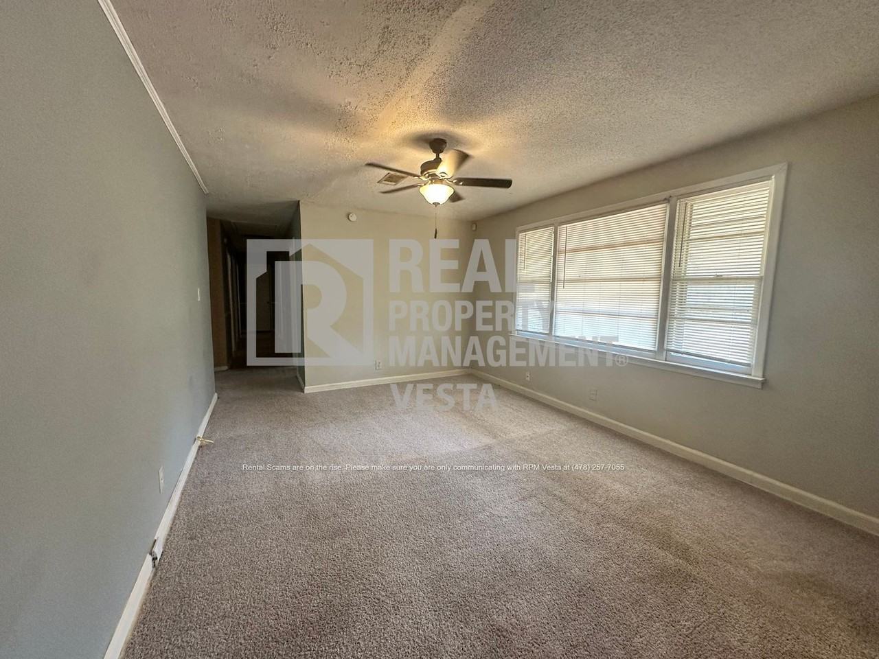 2775 Reynolds Dr - Photo 2 of 15