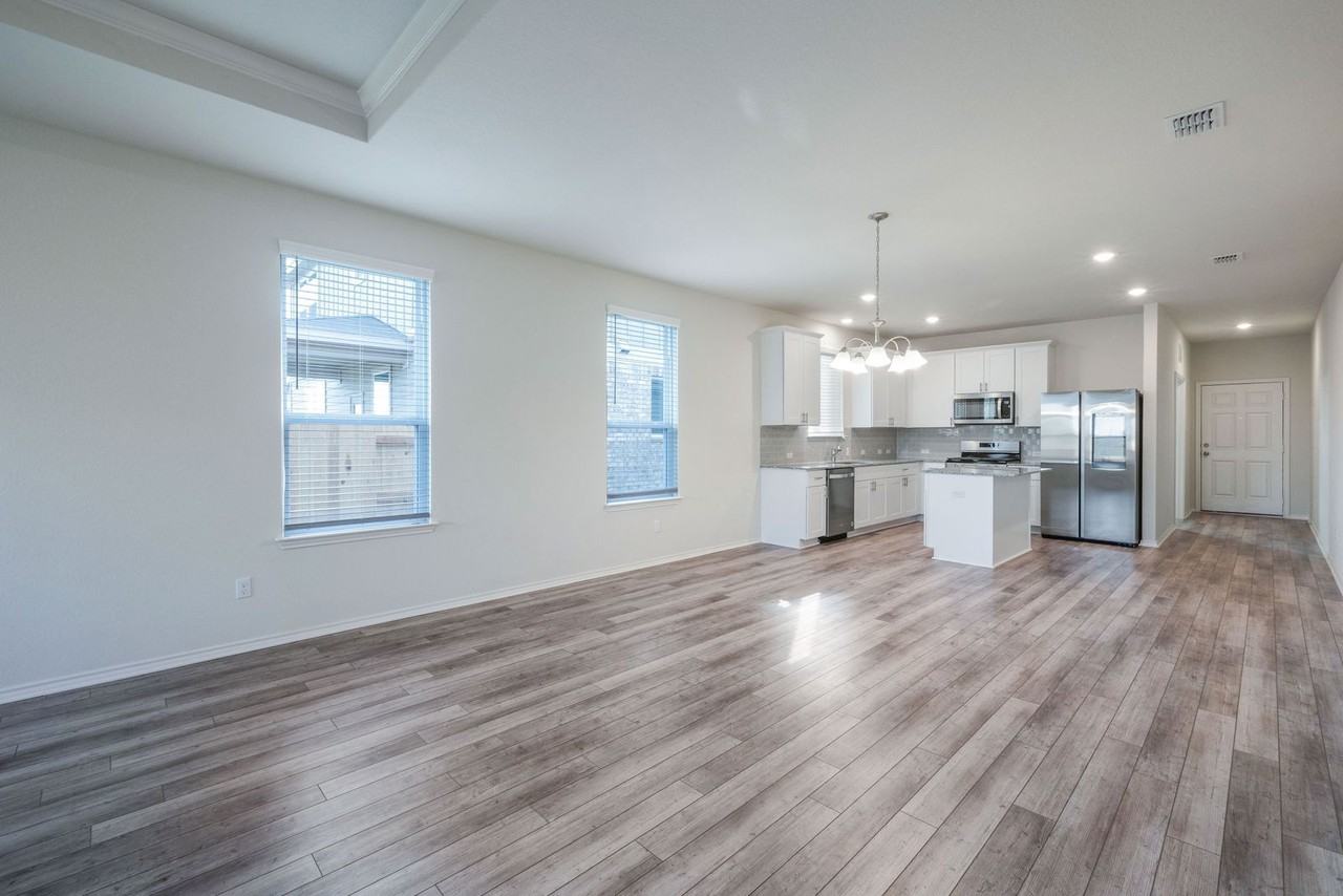 181 Sugarberry Dr - Photo 3 of 47