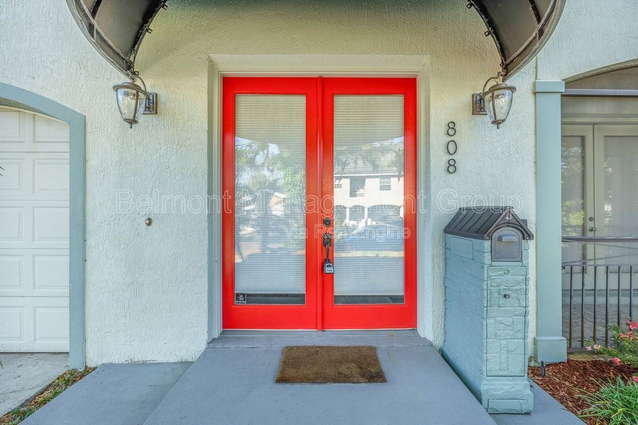 808 N Shine Ave - Photo 3 of 22