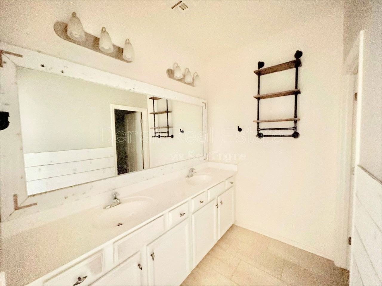 17747 W Banff Ln - Photo 6 of 14