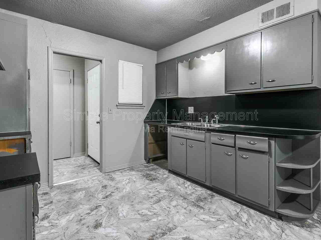 249 Nw 82nd St - Photo 4 of 22