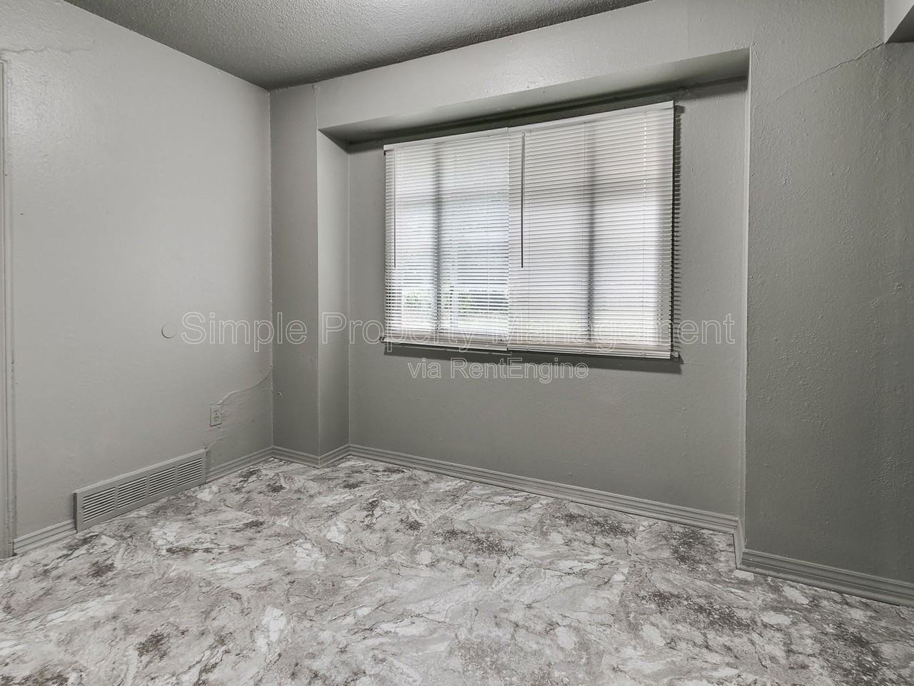 249 Nw 82nd St - Photo 5 of 22