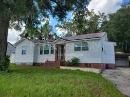 featured image of 1356 River Hills Cir E