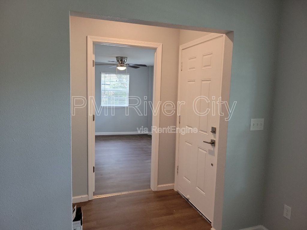 1356 River Hills Cir E - Photo 6 of 24