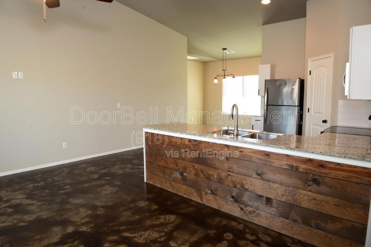 14974 S 305th East Ave #B - Photo 4 of 19