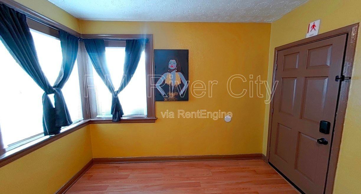 237 E 21st St - Photo 2 of 16