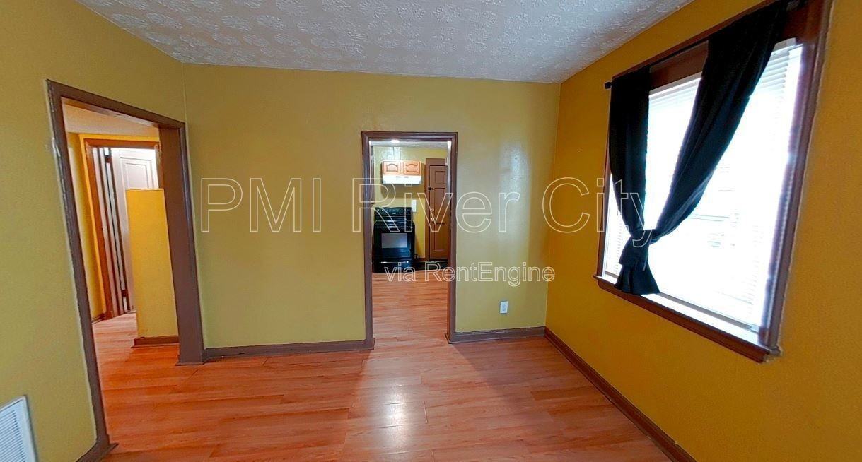 237 E 21st St - Photo 3 of 16