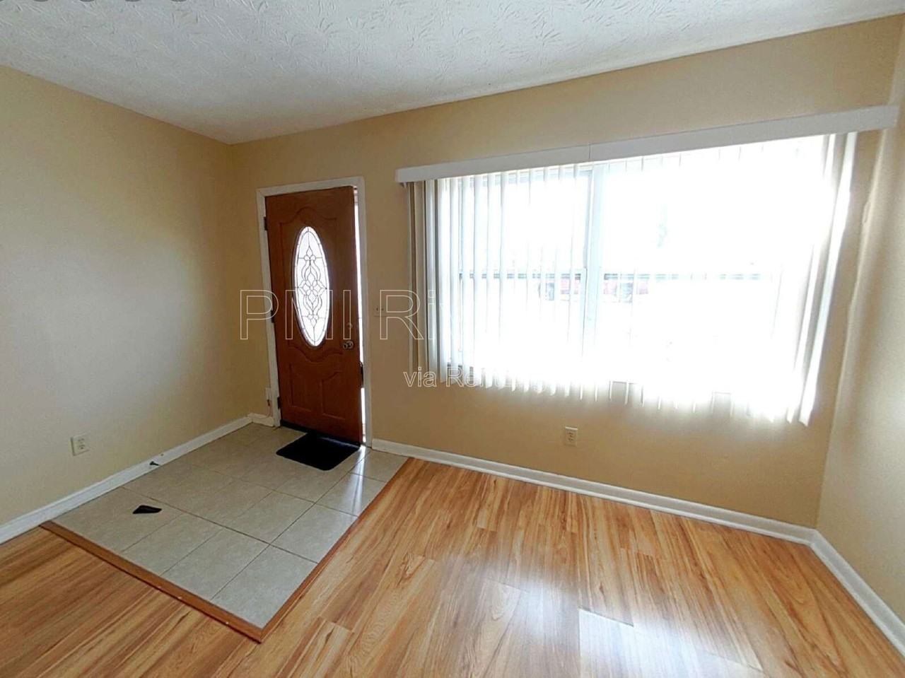 7819 Lisa Dr E - Photo 5 of 17