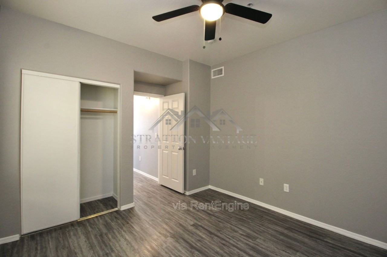 6770 N 47th Ave #1021 - Photo 5 of 27