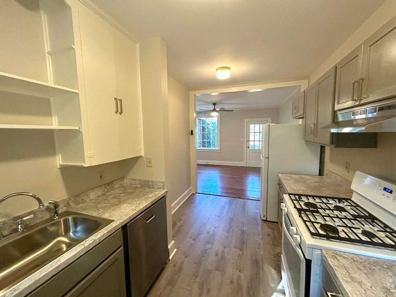 132 Oakhaven Ave - Photo 5 of 14