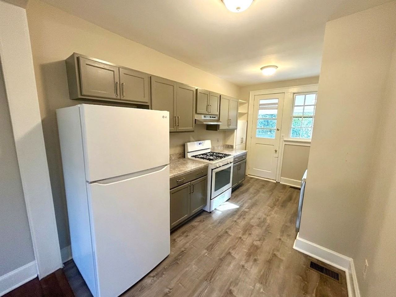 132 Oakhaven Ave - Photo 6 of 14