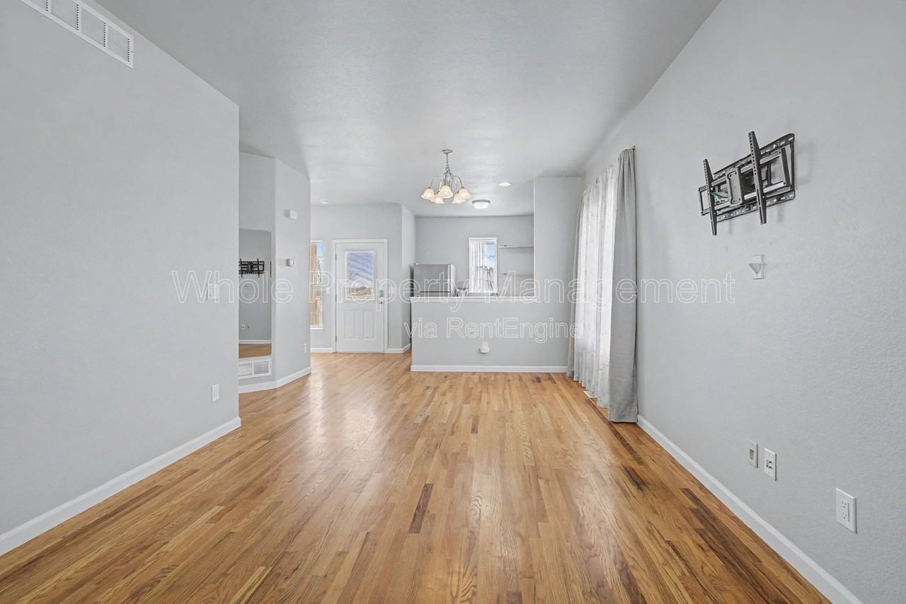 5614 Bergamont Dr - Photo 6 of 30