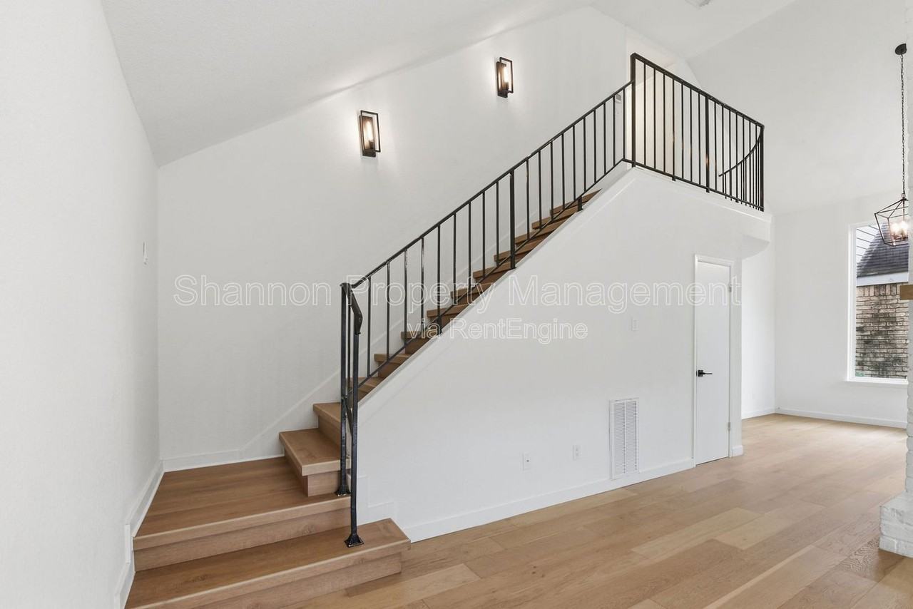 5103 Austin St - Photo 7 of 38