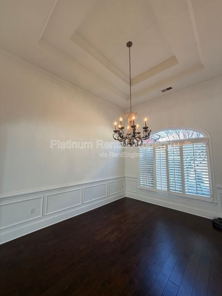 7020 Grassmoor Grange Way - Photo 7 of 50