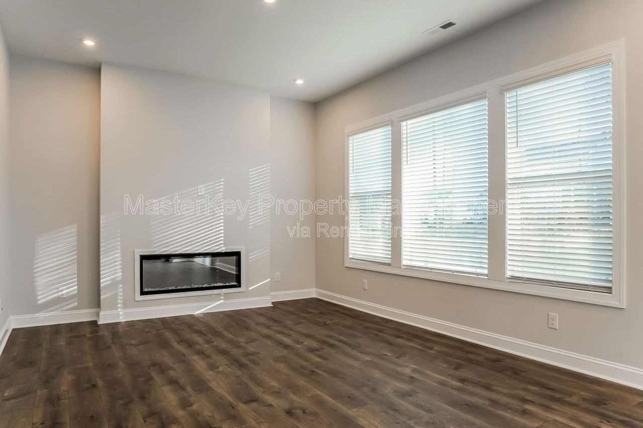 360 Murray Grey Ln - Photo 3 of 30