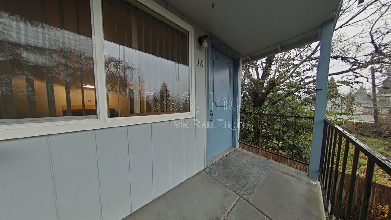 697 Jefferson St Se #10 - Photo 2 of 8