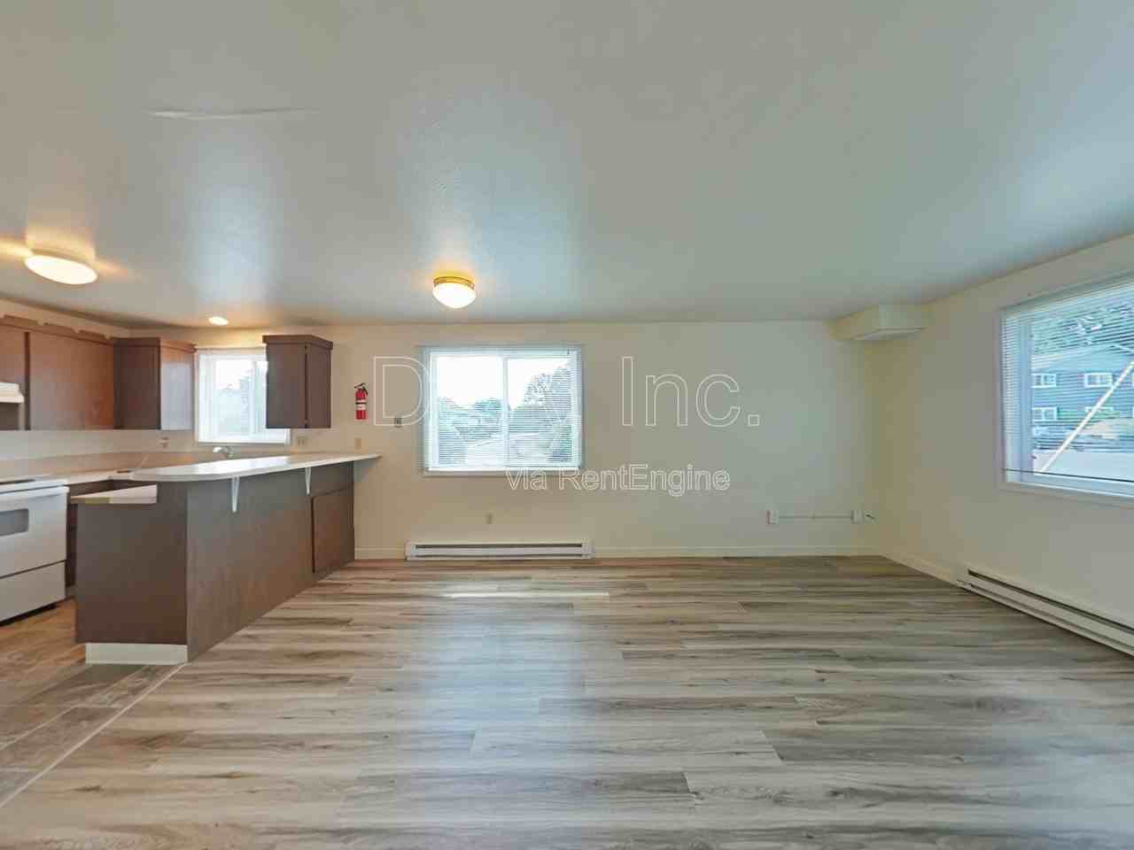 1990 Nw Kings Pl - Photo 3 of 11