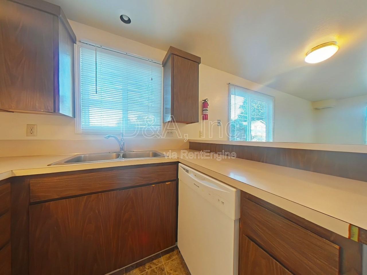 1990 Nw Kings Pl - Photo 5 of 11