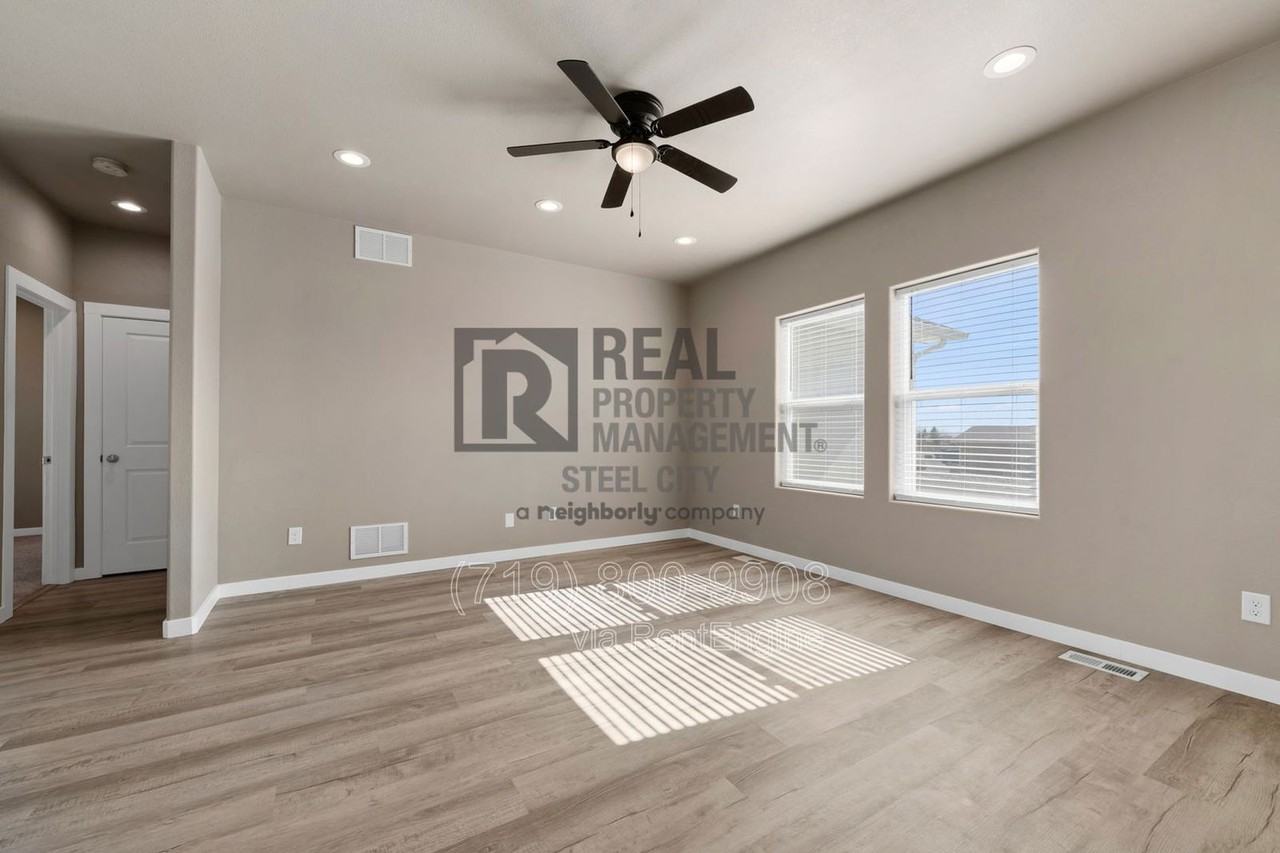 295 W Acorn Dr - Photo 6 of 33