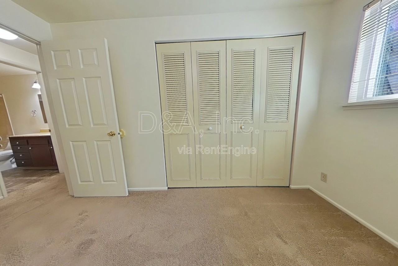 803 Sw 8th St #8 - Photo 6 of 9