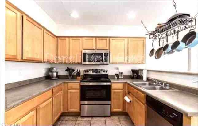 18404 N 147th Dr - Photo 4 of 10