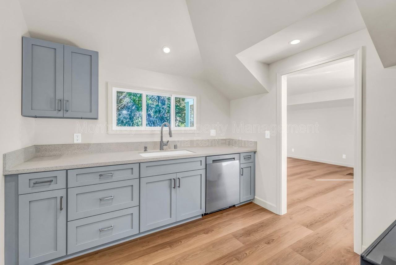 214 Upper Walden Rd - Photo 5 of 19