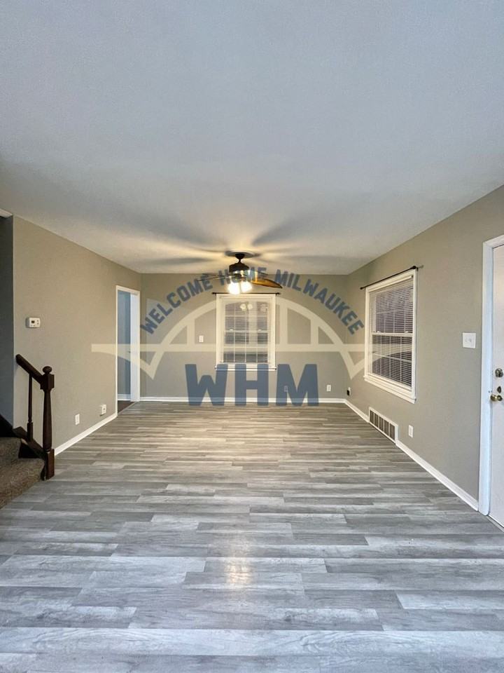 5748 N 40th St - Photo 2 of 11