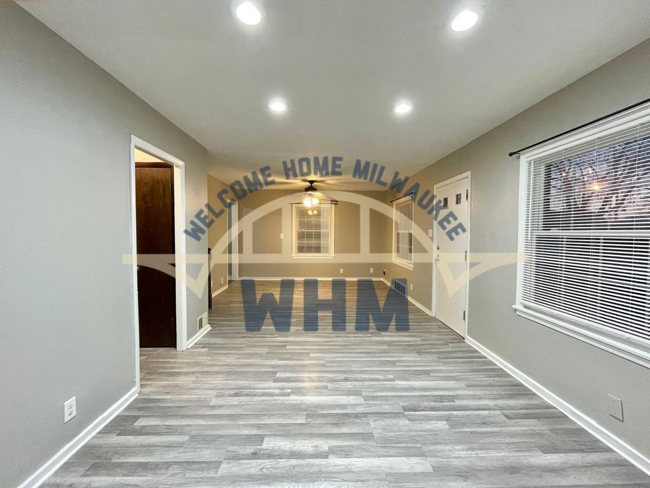 5748 N 40th St - Photo 3 of 11