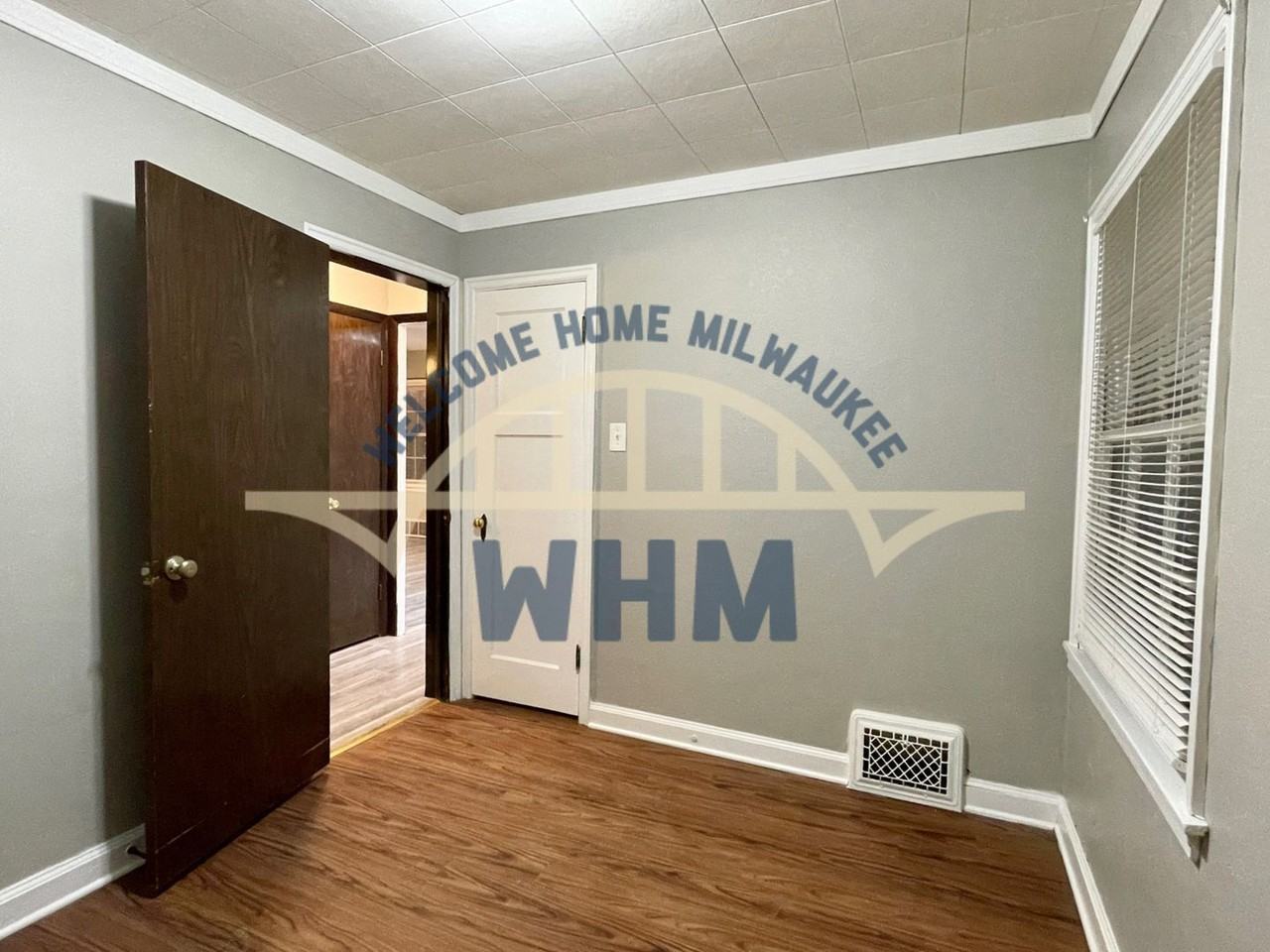 5748 N 40th St - Photo 5 of 11