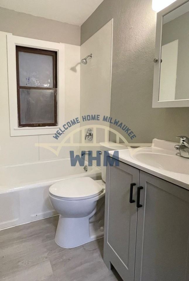 5748 N 40th St - Photo 7 of 11