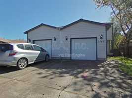 featured image of 3143 Ne Powderhorn Pl