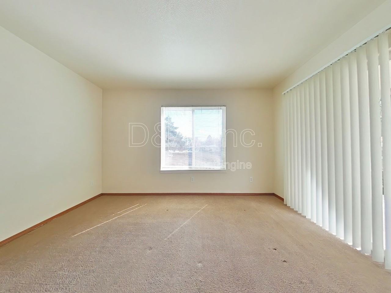 3143 Ne Powderhorn Pl - Photo 2 of 18