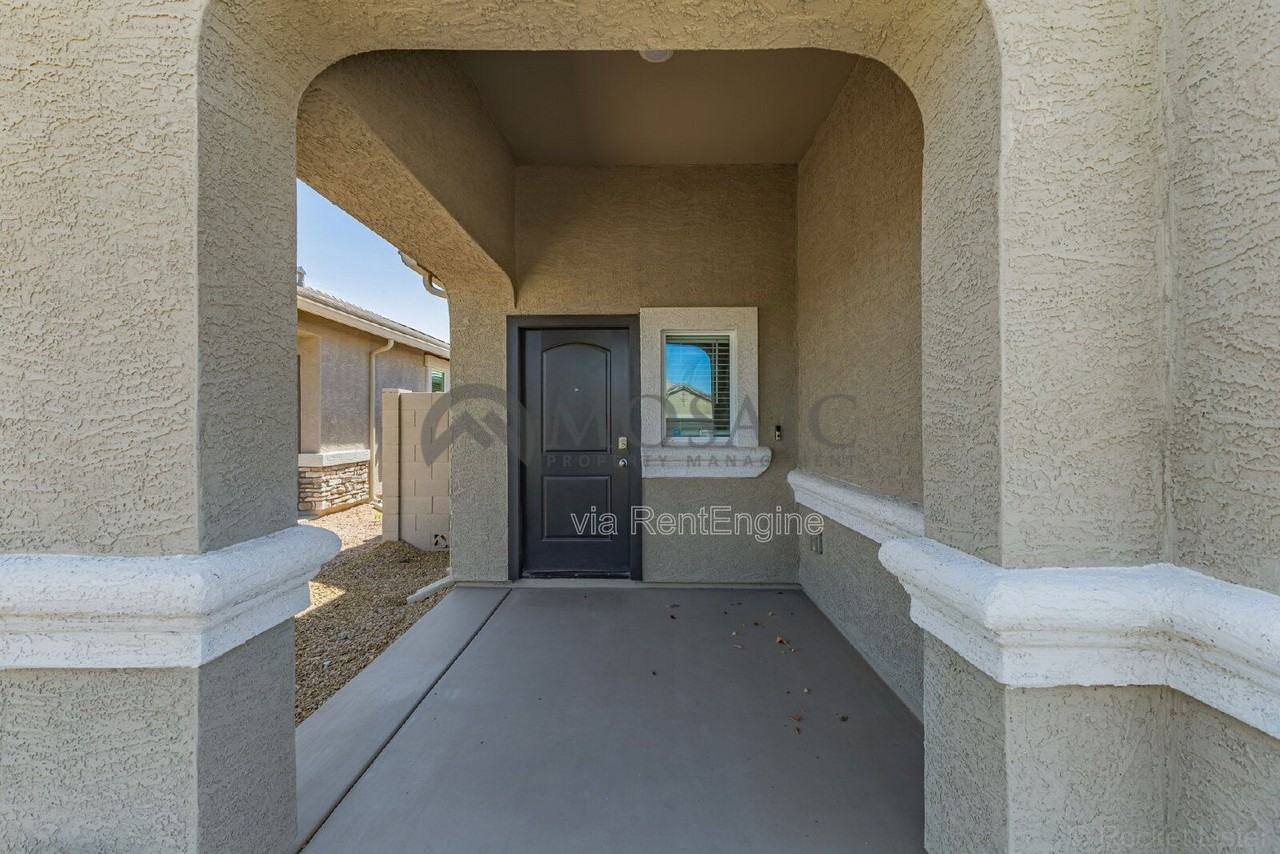 35349 W San Alvarez Ave - Photo 7 of 34