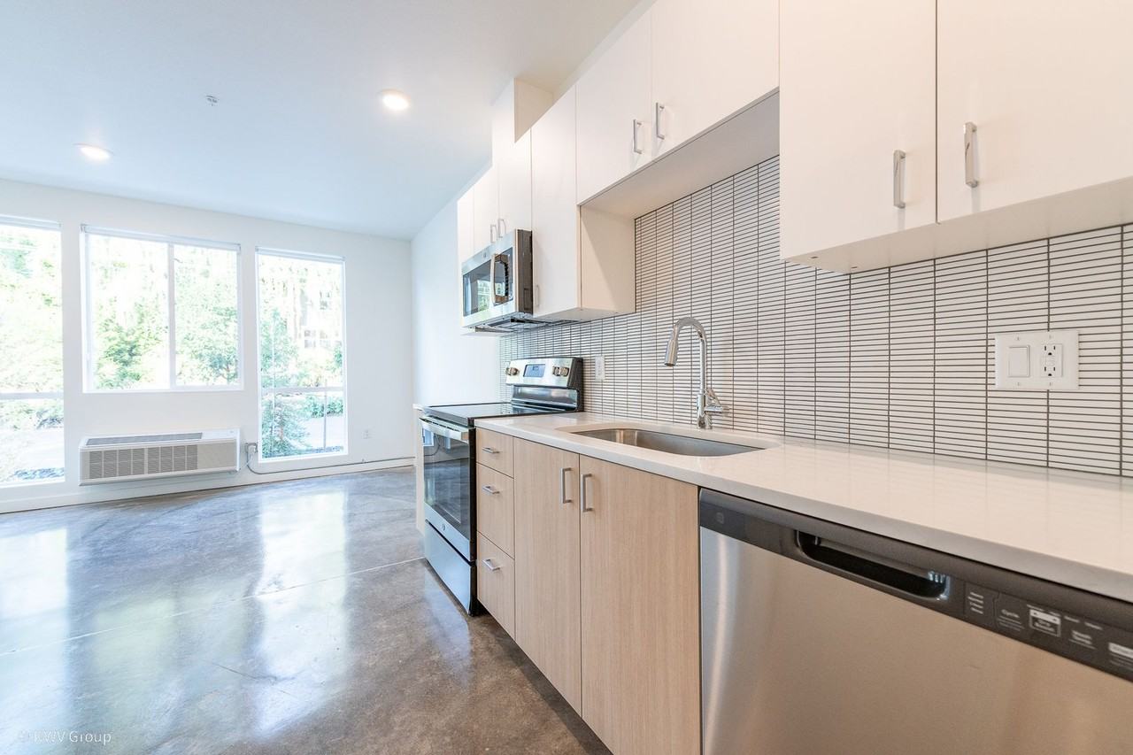 8770 N Willamette - Photo 5 of 28