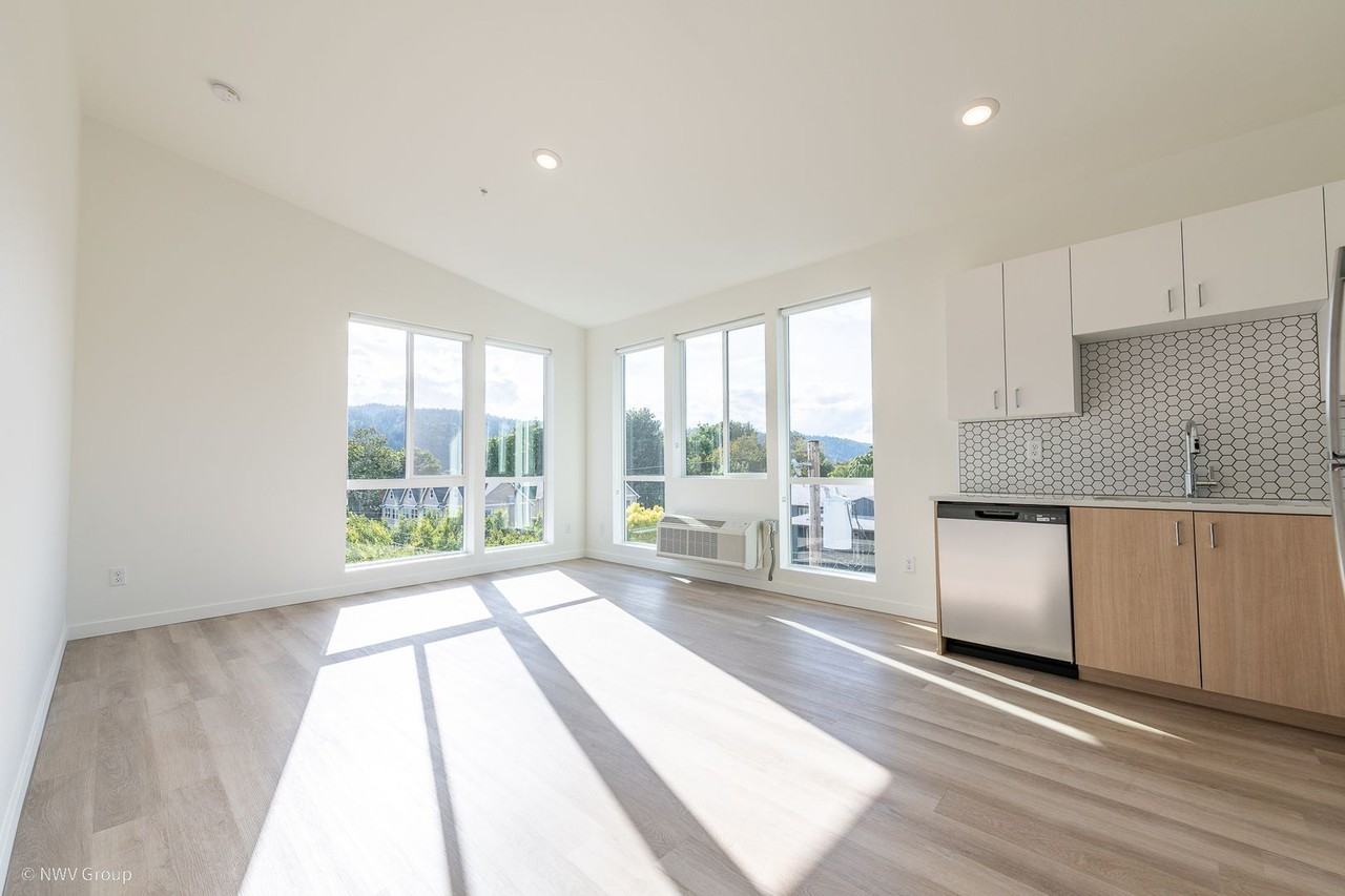 8770 N Willamette - Photo 6 of 28