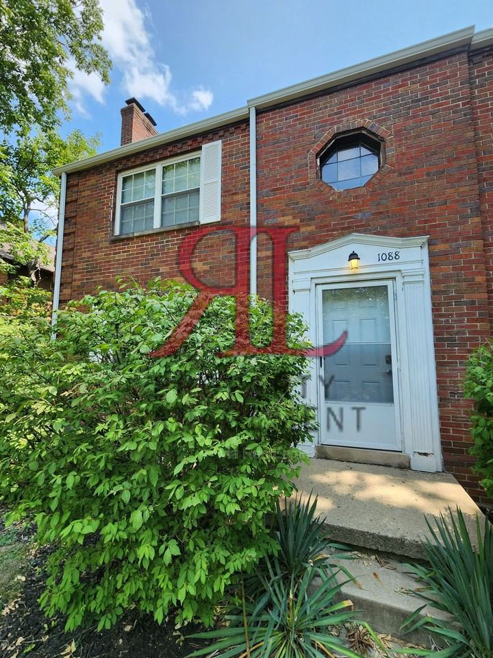 1088 Northwest Blvd #D - Photo 2 of 27