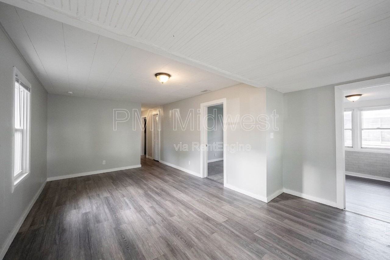 3907 Hoyt Ave - Photo 3 of 19