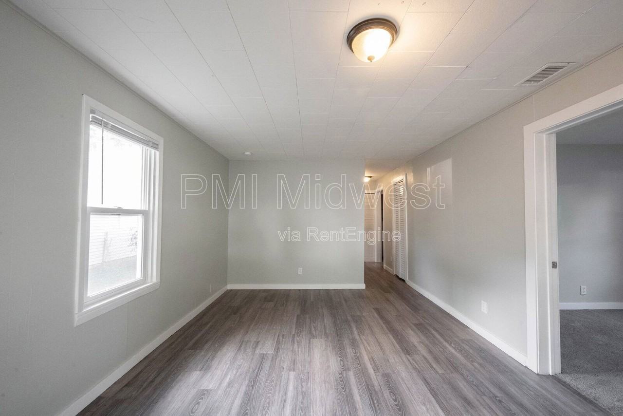 3907 Hoyt Ave - Photo 5 of 19