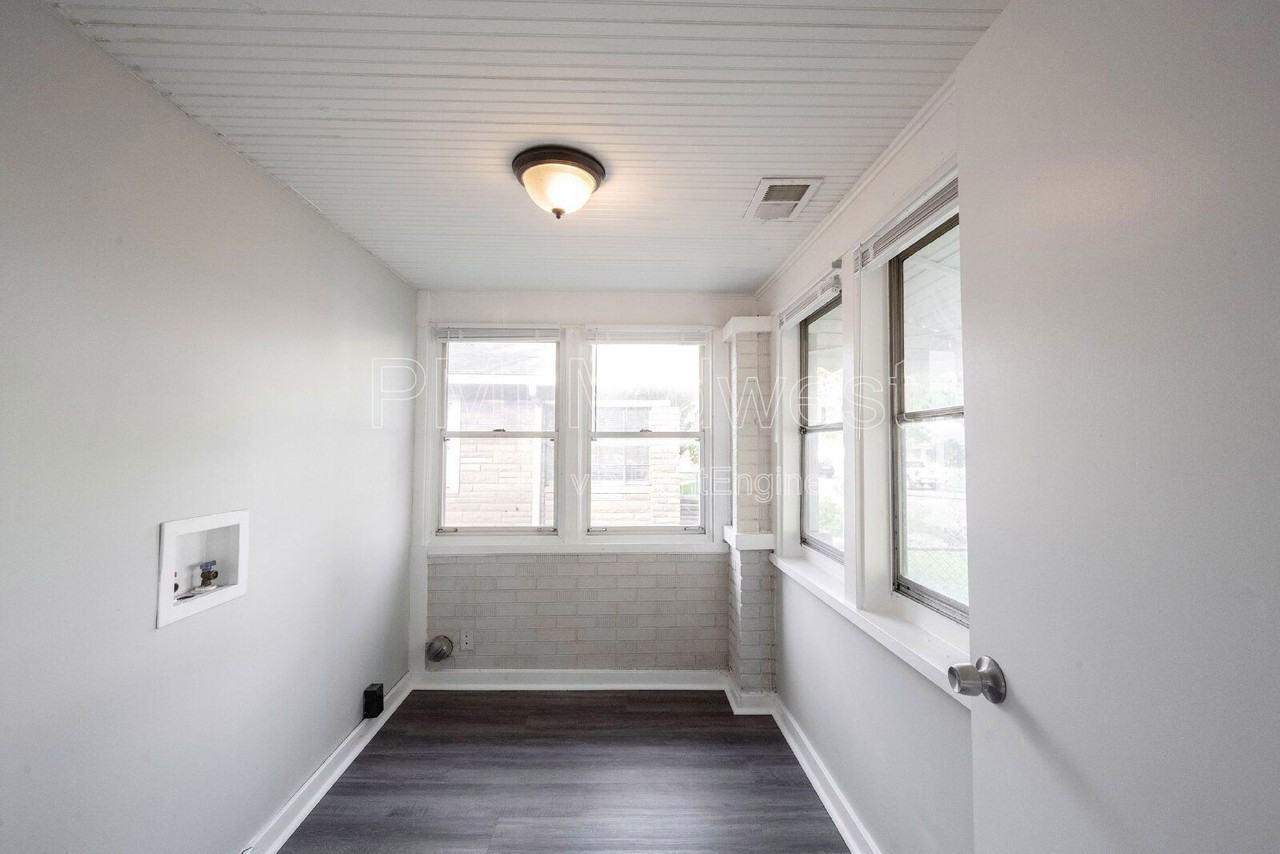 3907 Hoyt Ave - Photo 6 of 19