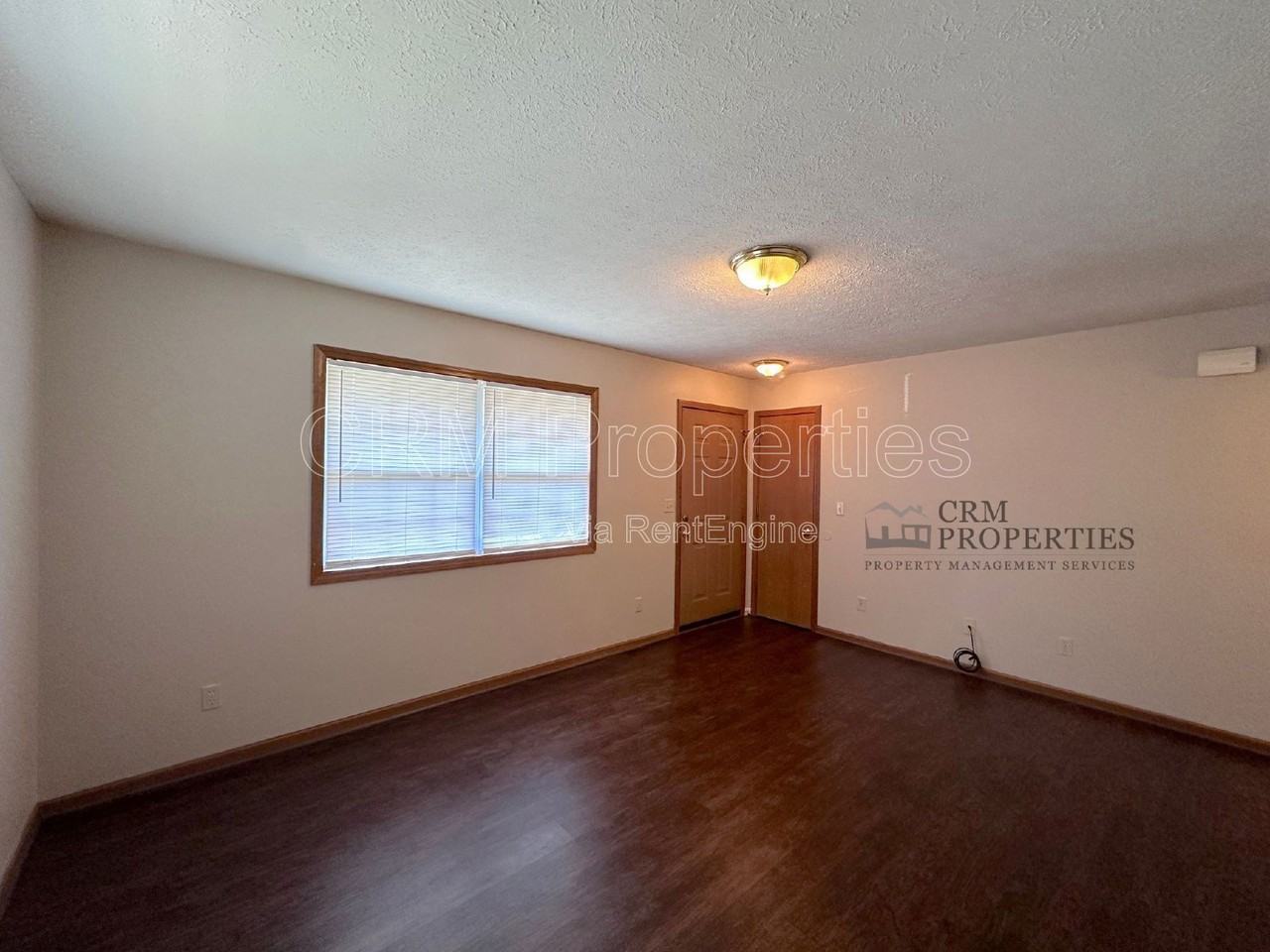 1326 S Waugh St - Photo 7 of 22